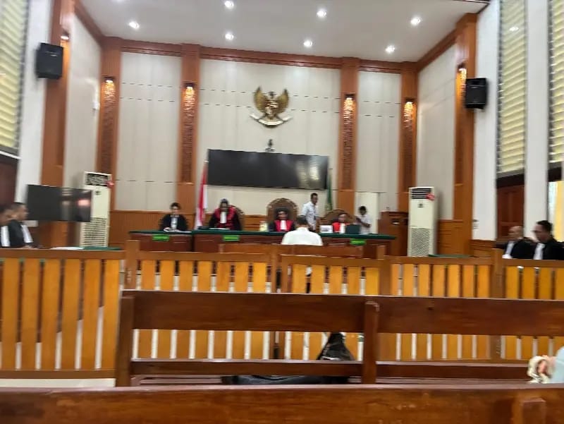 Pilu tangis A.A Ngurah Darmawan menjadi sorotan persidangan. Tolong bebaskan saya karna saya tidak ada bukti melakukan kejahatan. Majelis Hakim dimana Hatinurani kalian"Ujarnya Pilu tangis A.A Ngurah Darmawan menjadi sorotan persidangan