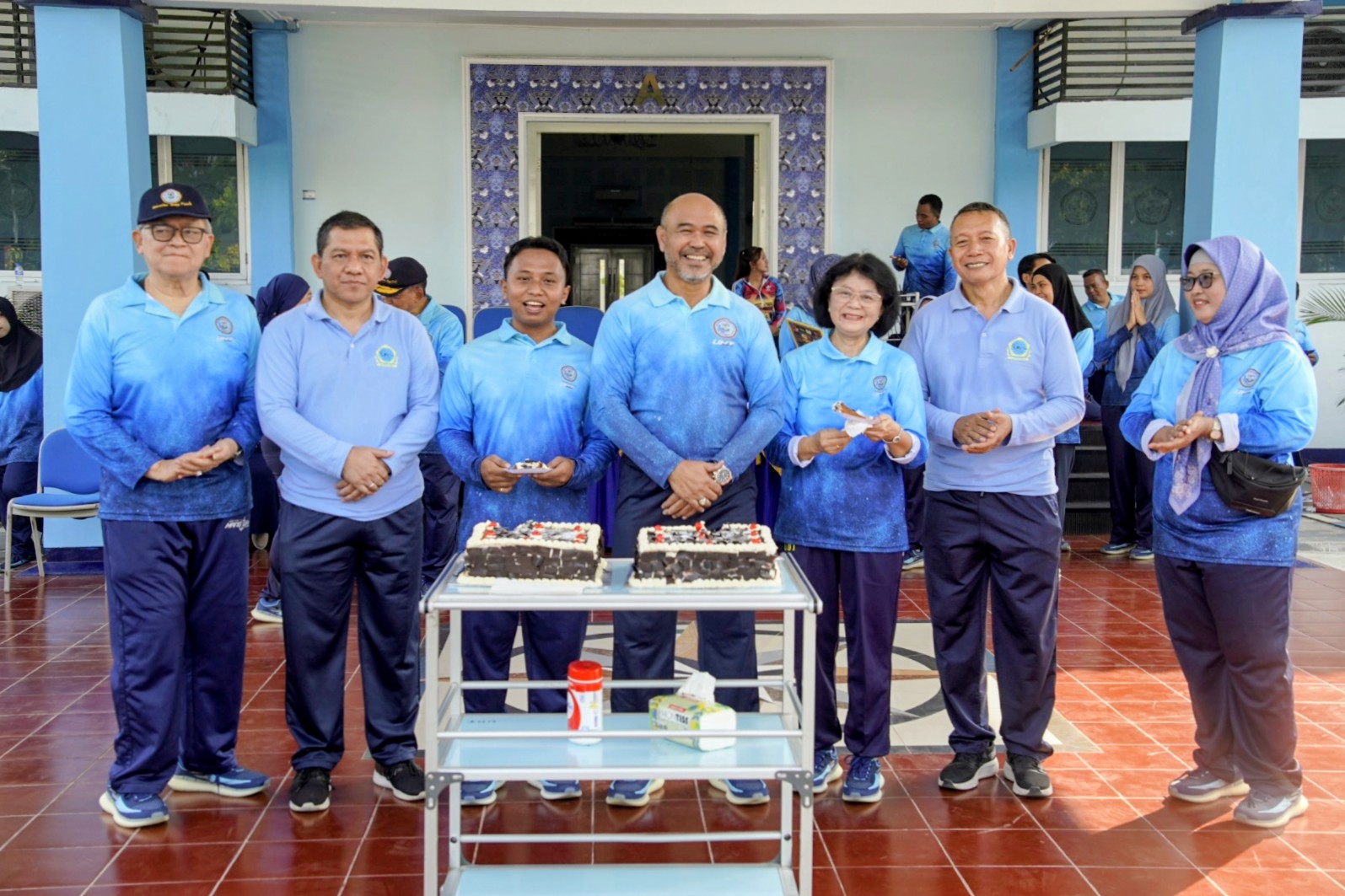 Olahraga Bersama dan Rayakan Ulang Tahun, UHT Perkuat Kekompakan Keluarga Besar Kampus